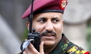 بقاء طارق صالح على قيد الحياة يثير التوتر في صفوف الحوثيين