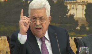 عباس اتصل بجنبلاط مشيدا بمواقفه من قضية فلسطين