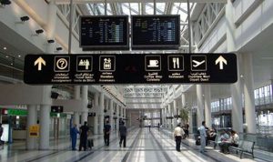 مسافر يفقد مبلغ 9500$ وساعات ثمينة في مطار بيروت!