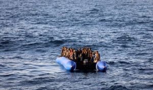 غرق أكثر من 60 مهاجرا في ليبيا