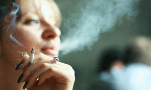 باحثون يكتشفون تهديدا خطيرا للتدخين مرتبطا بكورونا