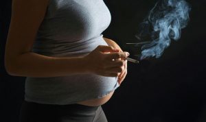 تأثير تدخين الحوامل على الأولاد