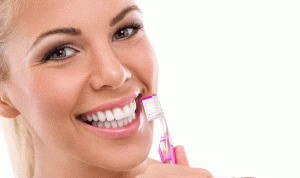 5 أخطاء نرتكبها عند تنظيف أسناننا