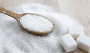 سعر السكر يزداد 5% عالمياً… و50% محلياً