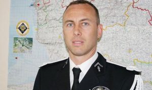 وفاة الضابط الفرنسي الذي بادل نفسه بأحد الرهائن