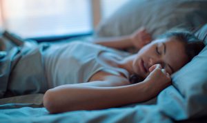 النوم أقل من 5 ساعات… خطر كبير يهدد الحياة!