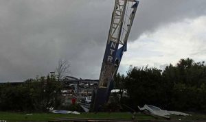 عاصفة نيوزيلندا تترك الآلاف بدون كهرباء