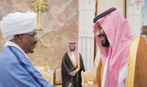 ولي العهد السعودي يعزي الرئيس السوداني بوفاة ابن أخته