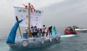 بالصور… قارب من القناني البلاستيكية‎