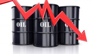 أسعار النفط تتراجع بعد إلغاء رحلات جوية