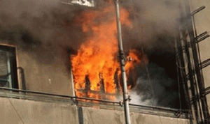 4 إصابات بينهم عنصرا إطفاء نتيجة حريق داخل منزل في طرابلس