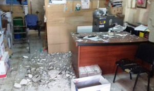 انهيار أجزاء اسمنتية من سقف محل في حلبا