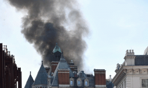 بالصور والفيديو… حريق هائل في لندن