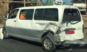 جرحى بحادث سير بين شاحنة و3 باصات في طرابلس!
