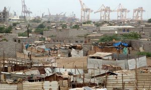 اليمن: سفينة وقود تدخل ميناء الحديدة بعد تعطيلها لشهرين