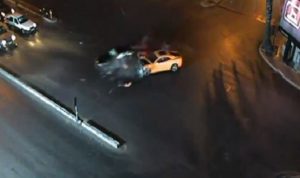 بالفيديو: حادث مروّع في الاشرفية.. احترموا إشارات السير!