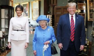 ملكة بريطانيا تشتكي من مروحيات ترامب