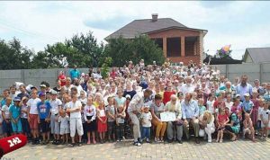 أوكراني بأكبر عائلة في العالم قد يدخل “غينيس”