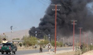 بالصور: 20 قتيلاً بهجوم انتحاري على مسجد في افغانستان
