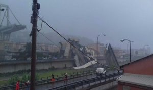 بالصور: عشرات الضحايا بسقوط جسر في جنوى الإيطالية!