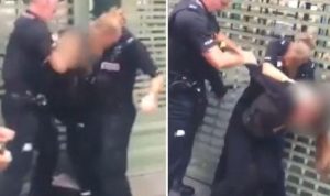 بالفيديو: شرطي بريطاني يوسع فتاة ضربا على رأسها!
