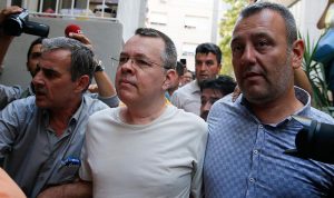 بعد إطلاق سراح القس برانسون… تركيا تقول إنها “دولة قانون”
