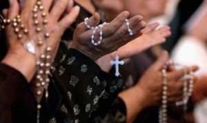 استياء أرثوذكسي من الدعوات لعدم الحضور إلى الكنائس بسبب “كورونا”