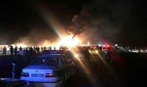 19 قتيلا باصطدام صهريج بحافلة في إيران