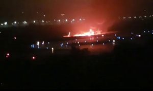 إصابة 18 شخصا بحريق في طائرة ركاب روسية