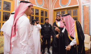 بالصور: شقيق خاشقجي ونجله في القصر الملكي السعودي!