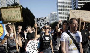 اعتقال عشرات المتظاهرين ضد إجراءات الإغلاق في برلين