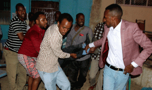 ارتفاع عدد قتلى تفجيرين في الصومال إلى 20