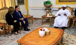 تويني يسلم الرئيس السوداني دعوة للقمة العربية التنموية