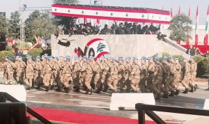 استقلال لبنان: عرض عسكري وتهانٍ وخلوة حكومية للرؤساء بلا نتائج