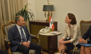 باسيل عرض مع سفيرة سويسرا مسألة النازحين السوريين