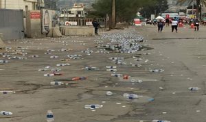 بعد ماراثون بيروت… زجاجات المياه تملأ الشوارع والمنتقدون كُثُر