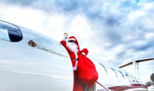 بالصور: “بابا نويل” في طائرة الميدل إيست!