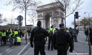 وزير داخلية فرنسا متّهم بالاغتصاب.. والاحتجاجات تعم البلد