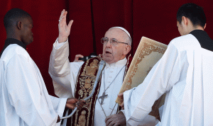 في عظة الميلاد.. البابا فرنسيس يدعو الى نشر الحب غير المشروط