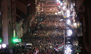 اعتصام الآلاف احتجاجًا على الرئيس الصربي
