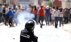 تجدد المواجهات بين الشرطة ومتظاهرين في تونس