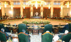 السفراء العرب: لا يمكن المشاركة على مستوى القادة