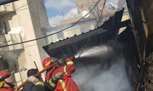 إخماد حريق غرفتين على سطح مبنى في الطريق الجديدة