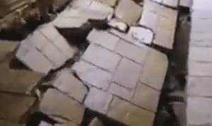 بالفيديو: انهيار الأرضية في سوق جبيل القديم