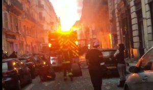 بالفيديو: 10 قتلى بحريق في باريس وشبهة بكونه متعمدًا!