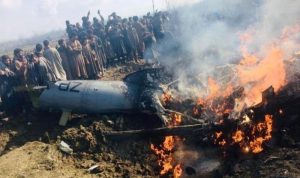 باكستان تسقط طائرتين هنديتين وتأسر طياراً (بالصور)