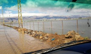 بالصور: السيول تجتاح بلدة الفاعور
