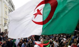 بعد استقالة الرئيس الجزائري: “رحل بوتفليقة وبقيت الجزائر”