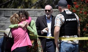 قتيل وجرحى بإطلاق نار على كنيس يهودي في كاليفورنيا (بالصور)