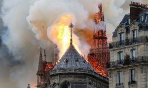 السلطات الفرنسية تكشف سببًا محتملًا لحريق “نوتردام”